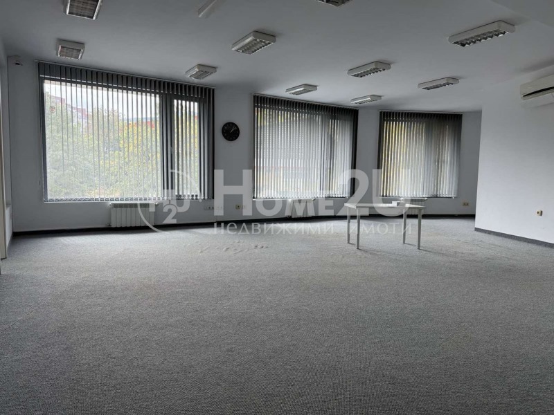Kiadó  Hivatal Sofia , Studentski grad , 300 négyzetméter | 65576696