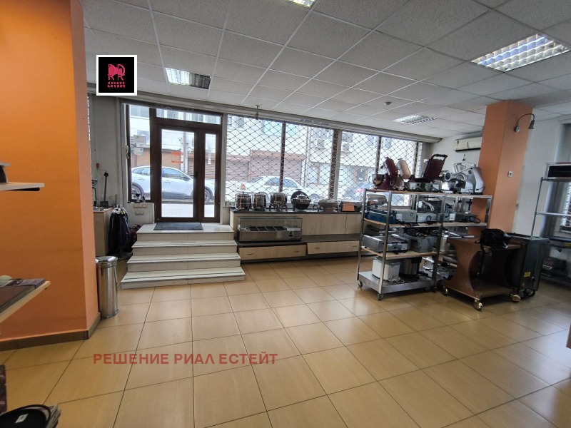 En renta  Comercio Sofia , Borovo , 208 metros cuadrados | 77026512 - imagen [9]