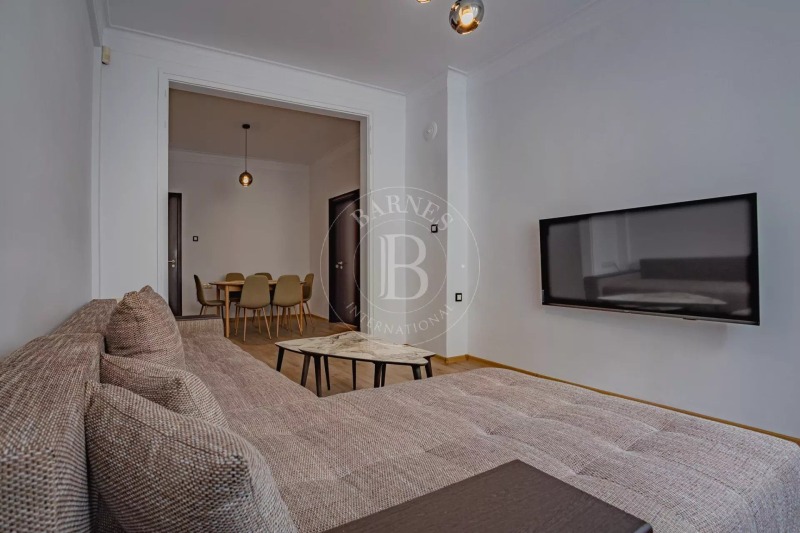 A louer  2 chambres Sofia , Tsentar , 90 m² | 42287106