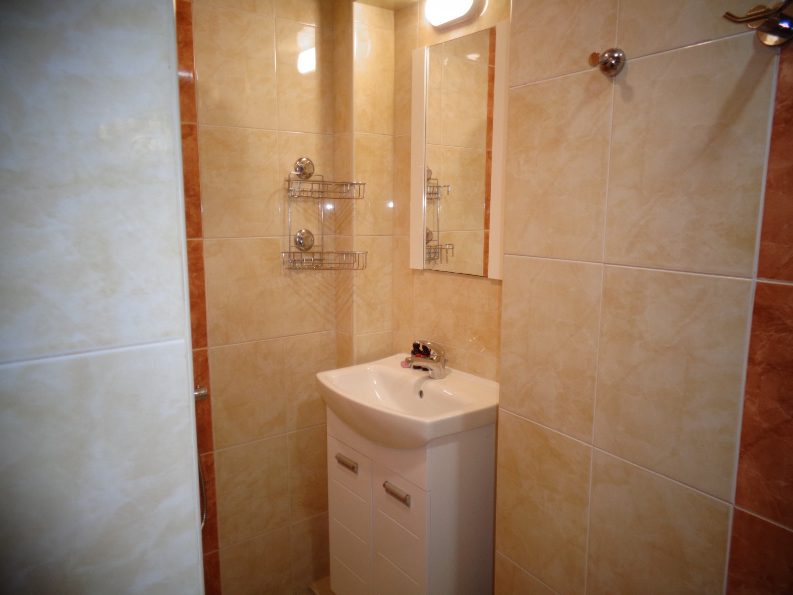 Дава под наем ЕТАЖ ОТ КЪЩА, гр. София, област София-град, снимка 13 - Етаж от къща - 53768806