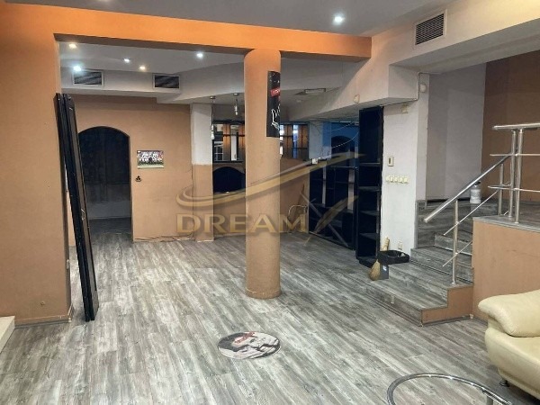Дава под наем МАГАЗИН, гр. Пловдив, Каменица 2, снимка 2 - Магазини - 54964469