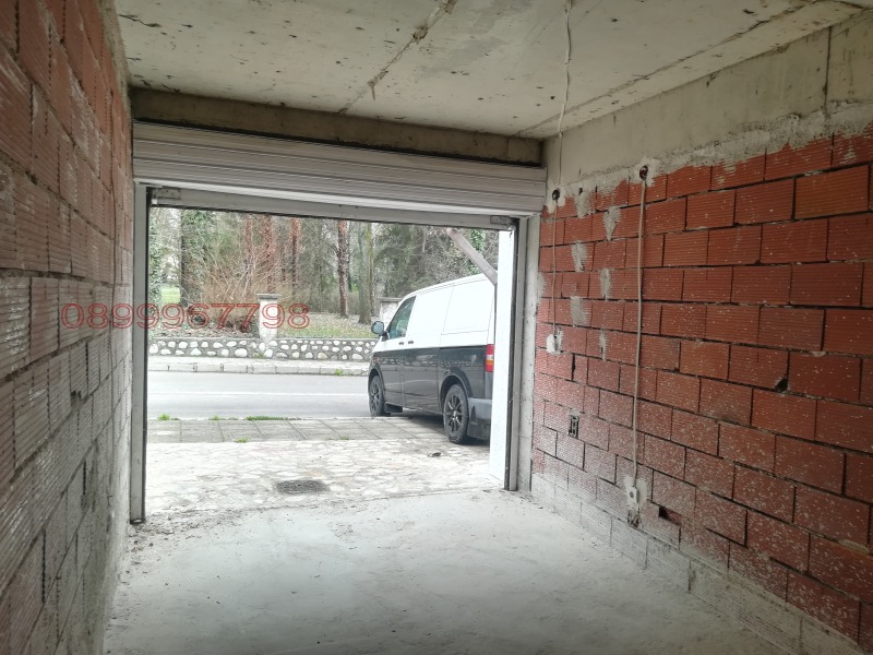 Дава под наем ГАРАЖ, ПАРКОМЯСТО, гр. Банско, област Благоевград, снимка 5 - Гаражи и паркоместа - 52782694
