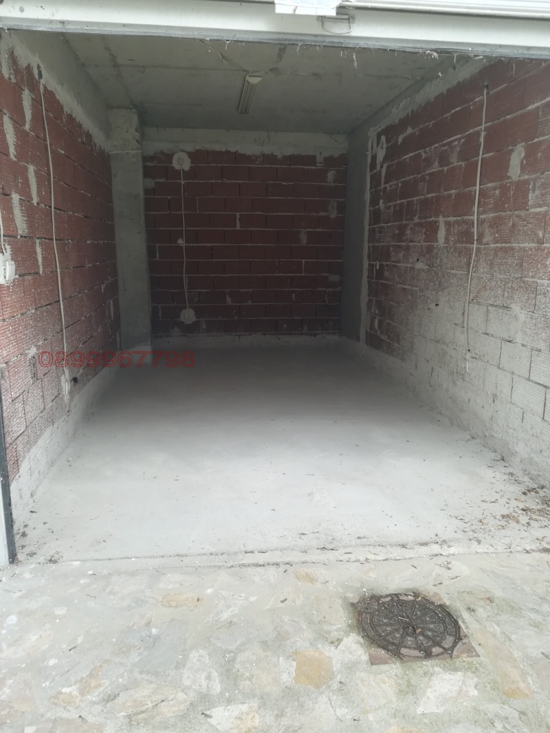 Дава под наем ГАРАЖ, ПАРКОМЯСТО, гр. Банско, област Благоевград, снимка 2 - Гаражи и паркоместа - 52782694