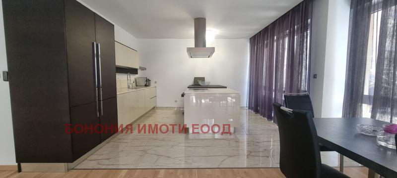 En renta  3 dormitorios Sofia , Iztok , 220 metros cuadrados | 69395993