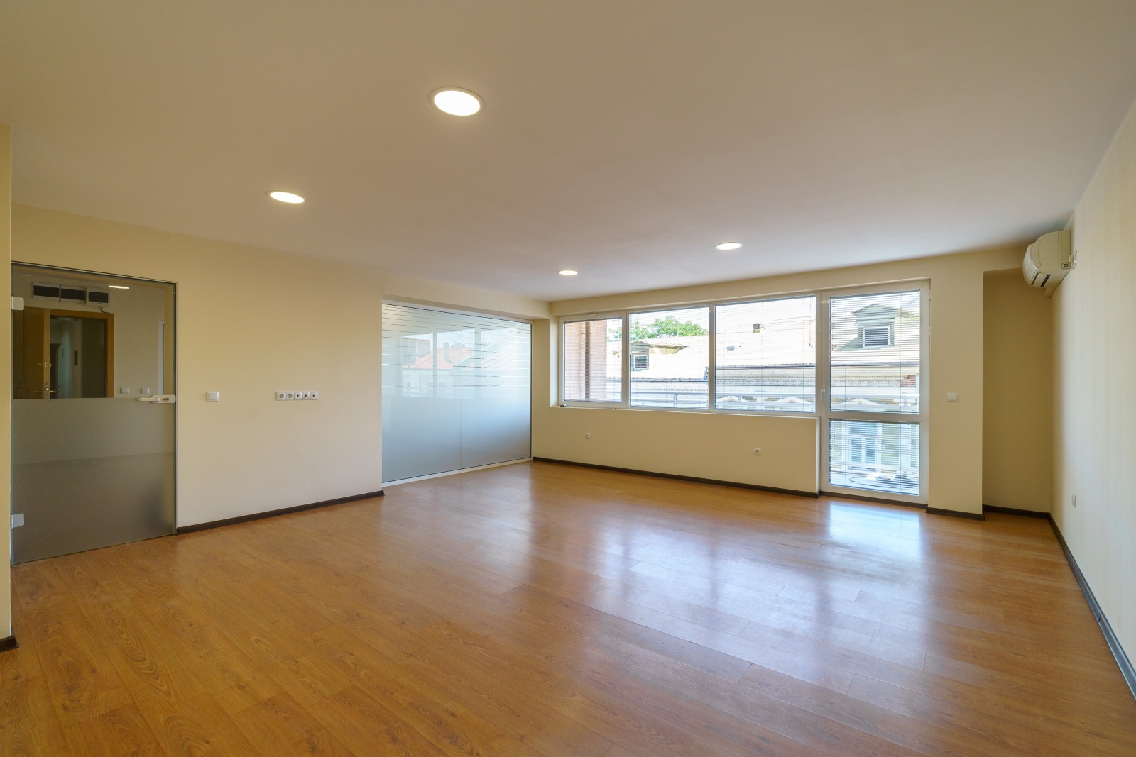 Дава под Наем ОФИС | Imot.bg — изображение 1