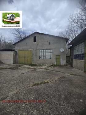 Budynek przemysłowy Gorna Orjachowica, region Wielkie Tyrnowo 1