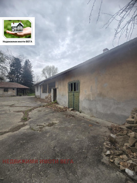 Budynek przemysłowy Gorna Orjachowica, region Wielkie Tyrnowo 7