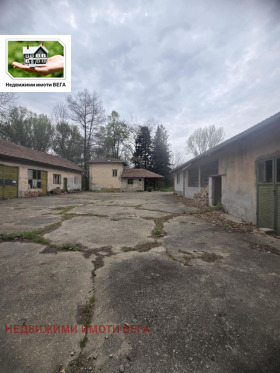 Budynek przemysłowy Gorna Orjachowica, region Wielkie Tyrnowo 2