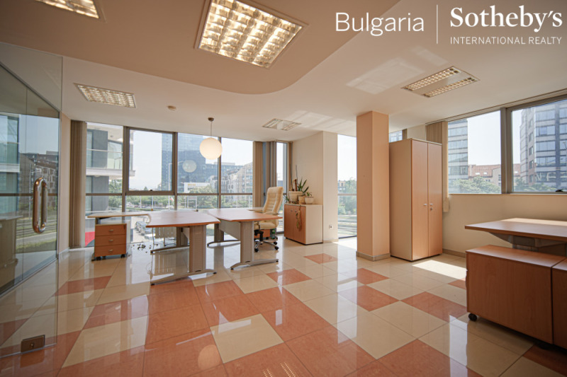 K pronájmu  Kancelář Sofia , Manastirski livadi , 171 m2 | 49568570