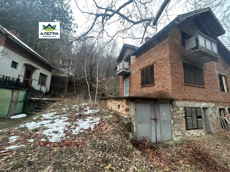 Дава под наем КЪЩА, с. Варвара, област Пазарджик, снимка 2 - Къщи - 53451925