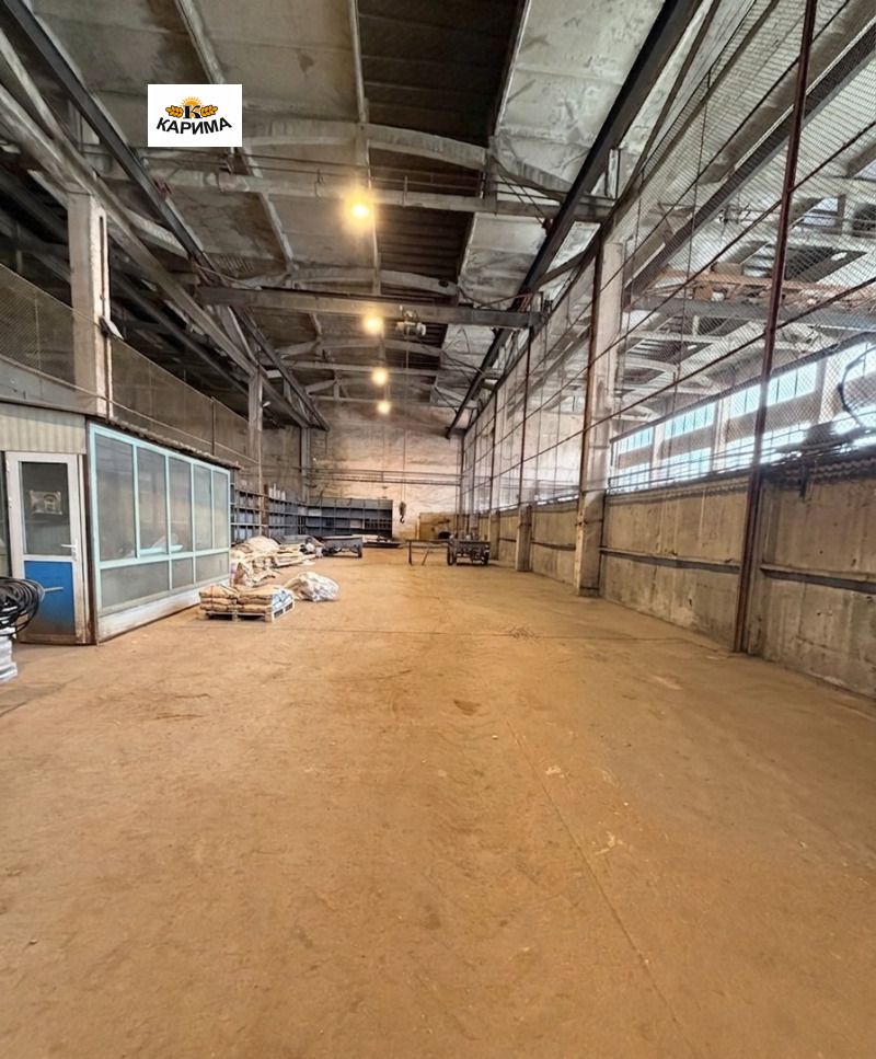 Дава под Наем СКЛАД в град Варна, Западна промишлена зона - 432 кв.м / 1 814 € » 3 547.88 лв., КАРИМА ЕООД
