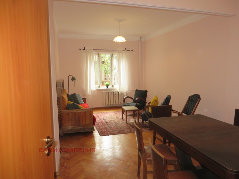 Издаје се  1 спаваћа соба Софија , Центар , 80 м2 | 76554938 - слика [2]