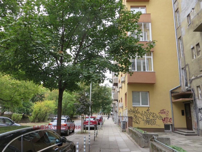 Издаје се  1 спаваћа соба Софија , Центар , 80 м2 | 76554938