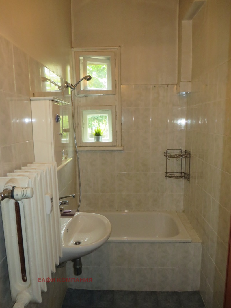 Издаје се  1 спаваћа соба Софија , Центар , 80 м2 | 76554938 - слика [10]
