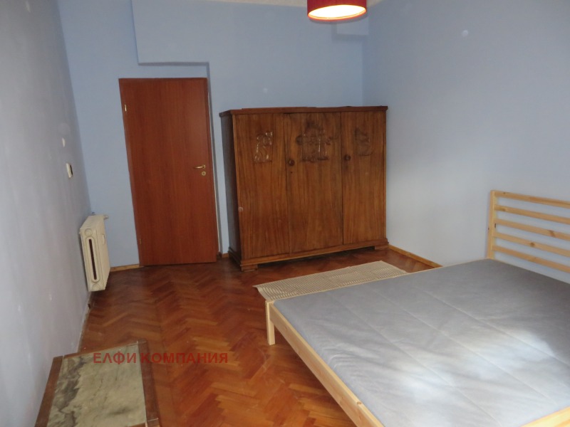 Издаје се  1 спаваћа соба Софија , Центар , 80 м2 | 76554938 - слика [8]