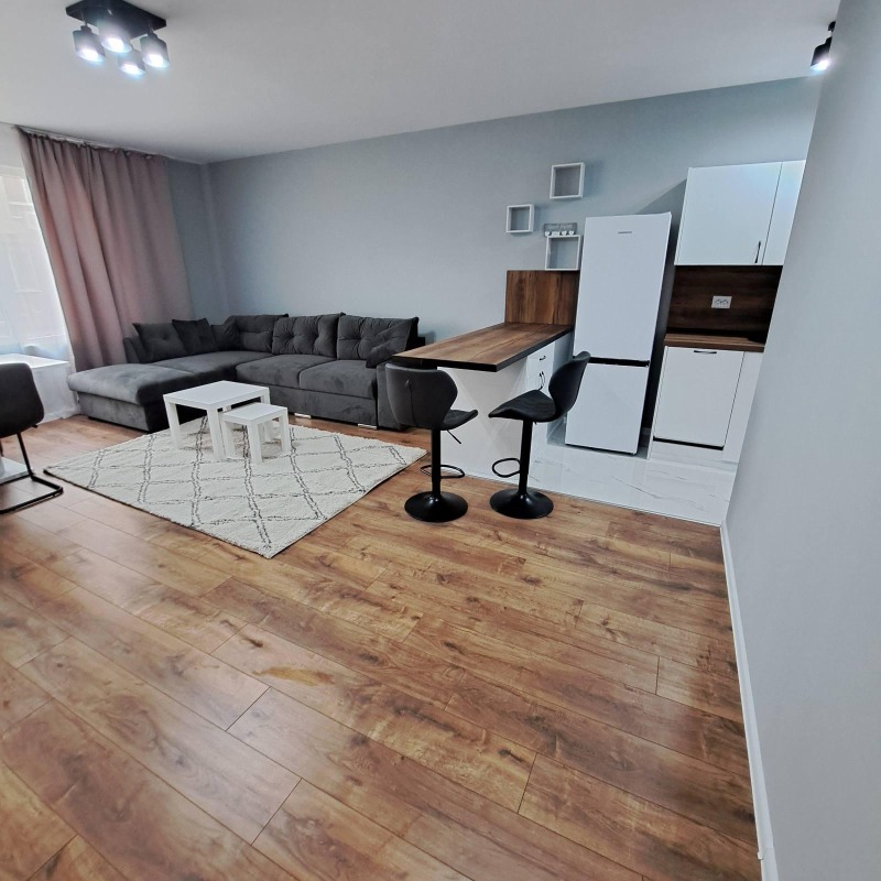 En renta  1 dormitorio Plovdiv , Jristo Smirnenski , 79 metros cuadrados | 32825673