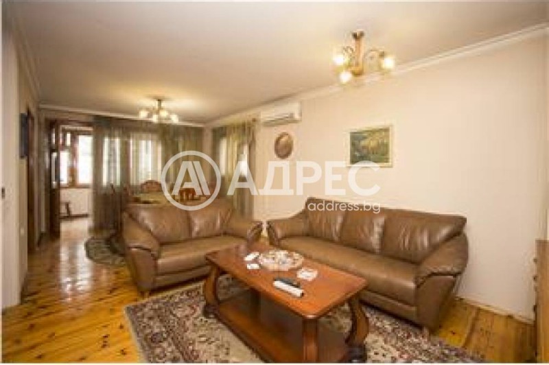 A louer  2 chambres Sofia , Tsentar , 95 m² | 85469724