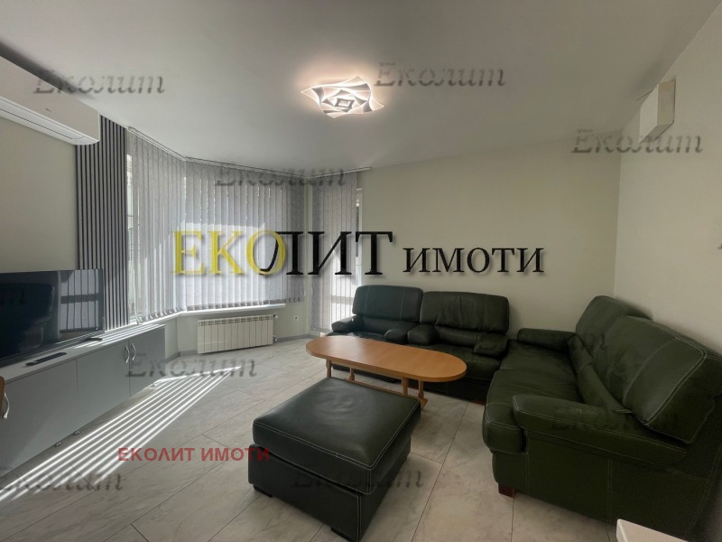 A louer  2 chambres Sofia , Mladost 1 , 90 m² | 89918844