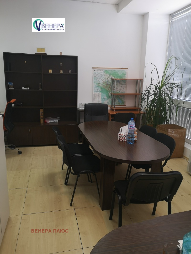 Дава под Наем ОФИС в град София, Център - 25 кв.м / 135 € » 264.04 лв., ВЕНЕРА ПЛЮС