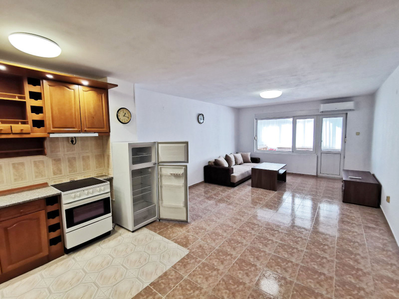 De inchiriat  2 dormitoare Plovdiv , Țentâr , 109 mp | 86677052