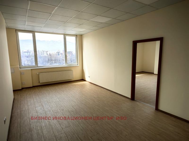 Дава под Наем ОФИС в град София, 7-ми 11-ти километър - 51 кв.м / 357 € » 698.23 лв., БИЗНЕС ИНОВАЦИОНЕН ЦЕНТЪР ИЗОТ АД