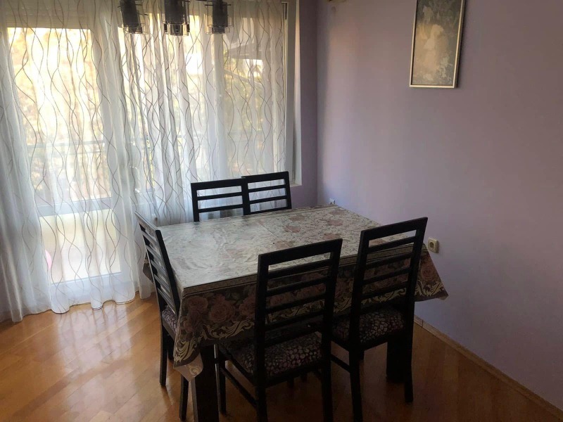 Zu vermieten  2 Schlafzimmer Burgas , Zentar , 110 qm | 35613419 - Bild [5]