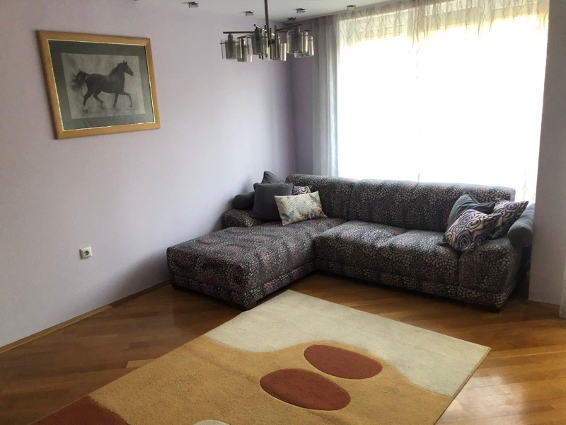 Zu vermieten  2 Schlafzimmer Burgas , Zentar , 110 qm | 35613419 - Bild [2]