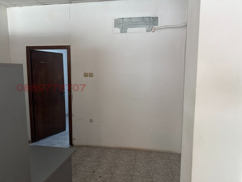 Издаје се  Схоп регион Софиа , Ботевград , 31 м2 | 66689255 - слика [5]
