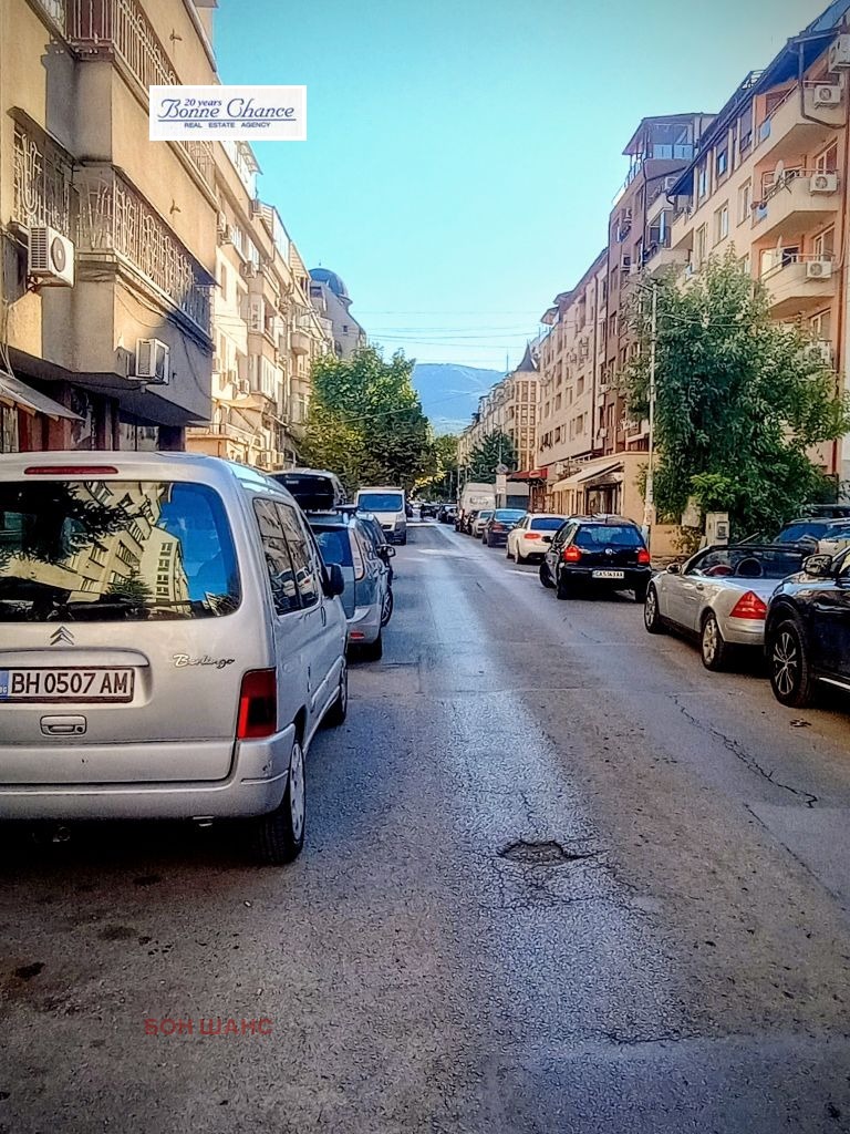 En renta  Bar; Cafetería Sofia , Borovo , 260 metros cuadrados | 29766912