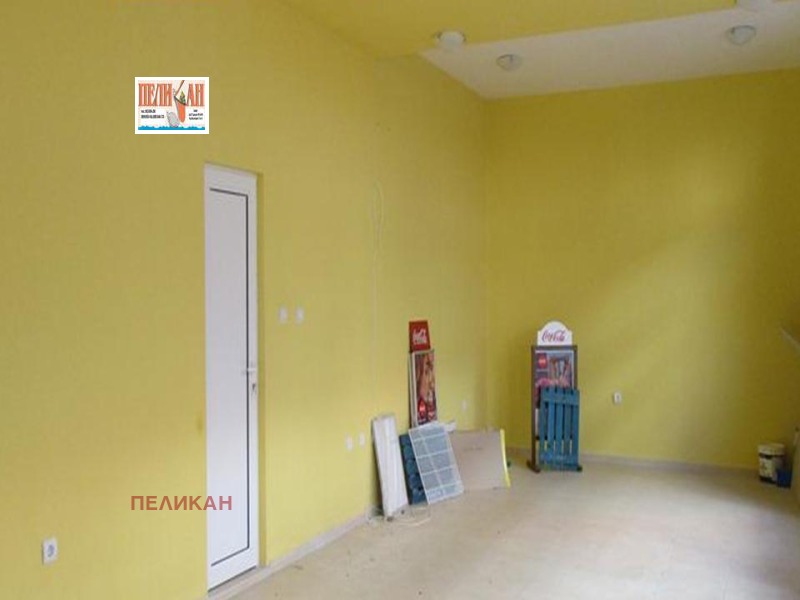 Дава под Наем МАГАЗИН в град Велико Търново, Акация - 42 кв.м / 255.65 € » 500 лв., ПЕЛИКАН