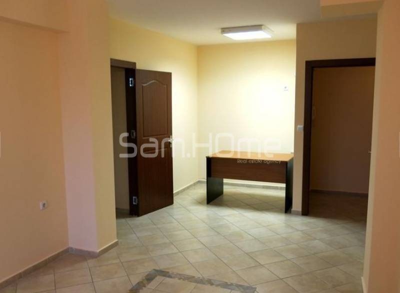För uthyrning  Kontor Varna , Gracka mahala , 70 kvm | 34132537 - bild [4]