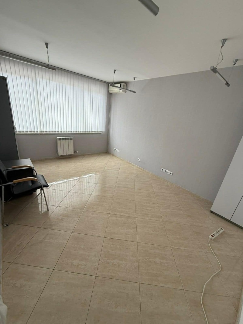 Kiadó  Hivatal Sofia , Goce Delcsev , 48 négyzetméter | 91881780 - kép [2]