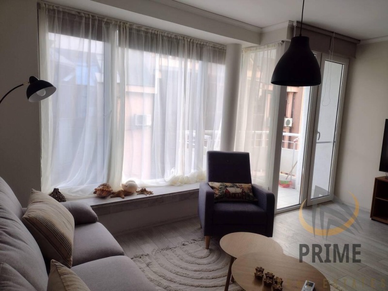 Дава под наем 3-СТАЕН, гр. Бургас, Център, снимка 4 - Апартаменти - 53354592