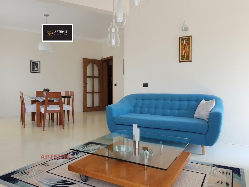 Издаје се  2 спаваће собе Софија , Центар , 109 м2 | 54048423
