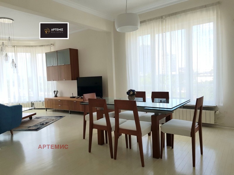 Издаје се  2 спаваће собе Софија , Центар , 109 м2 | 54048423 - слика [2]