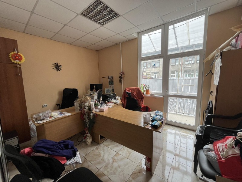 K pronájmu  Úložný prostor Ruse , Rodina 1 , 238 m2 | 75517542 - obraz [2]