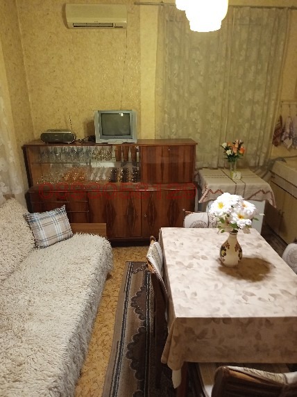 Дава под наем ЕТАЖ ОТ КЪЩА, гр. Хасково, Център, снимка 2 - Етаж от къща - 53393585