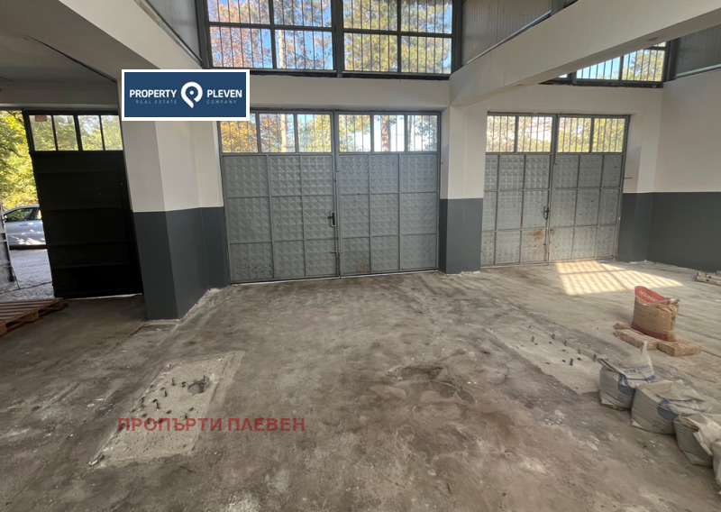 De inchiriat  Cladire industriala Pleven , Industrialna zona , 150 mp | 60082840