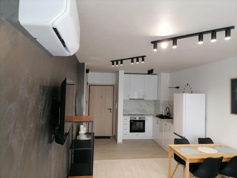 Дава под нем  2-стаен, град Пловдив, Остромила •  450 EUR • ID 32697018 — holmes.bg - [1] 