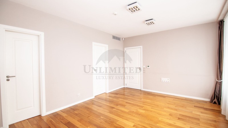 De inchiriat  3+ dormitor Sofia , Țentâr , 450 mp | 97637234 - imagine [7]