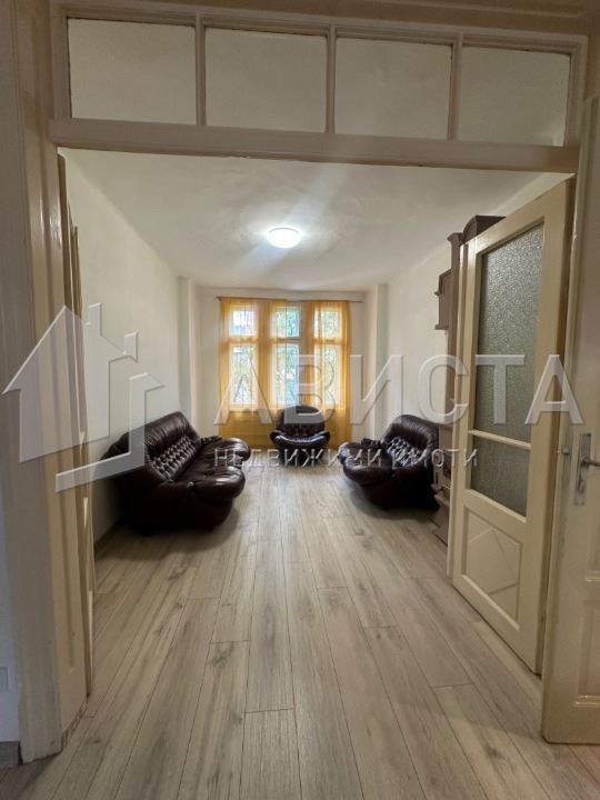 Дава под наем  Многостаен град София , Център , 120 кв.м | 72702776