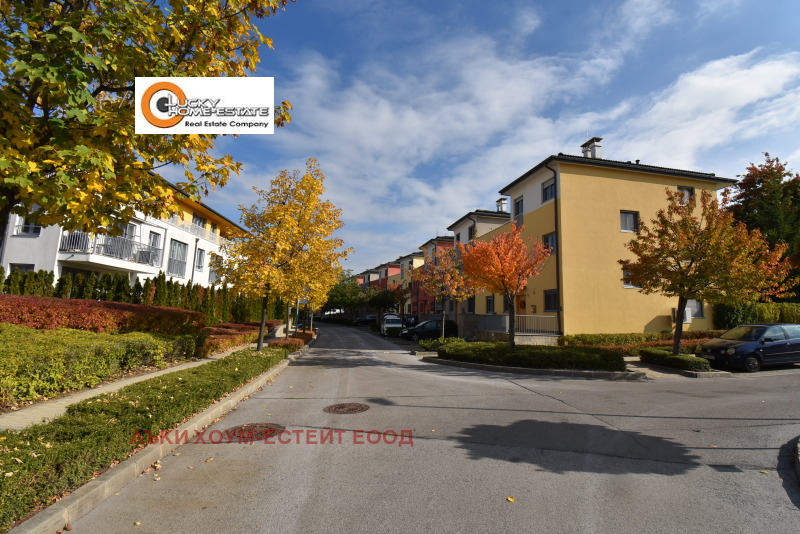 Издаје се  Кућа Софија , в.з.Малинова долина , 265 м2 | 31365981 - слика [16]