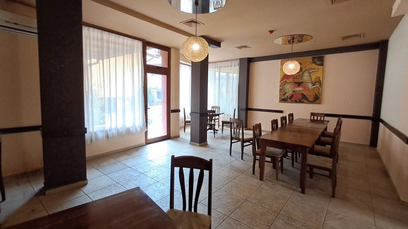 Te huur  Bar; Koffiebar Sjumen , 5-ti polk , 180 m² | 47718099