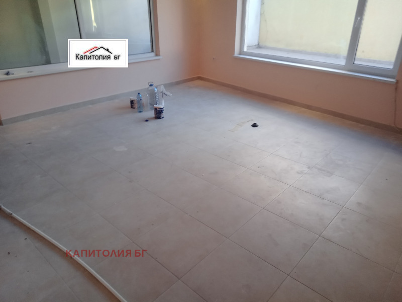 Дава под Наем МАГАЗИН в град Кърджали, Център - 45 кв.м / 255.65 € » 500 лв., КАПИТОЛИЯ БГ