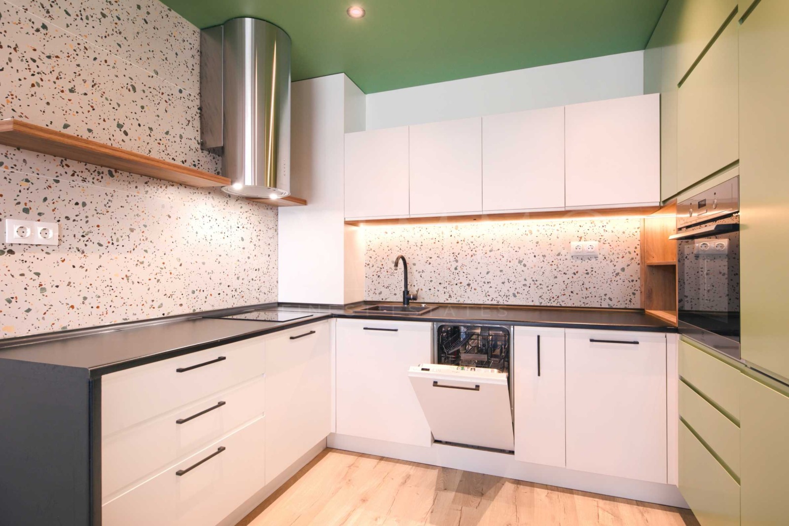 Дава под наем 2-СТАЕН, гр. София, в.з.Симеоново - Драгалевци, снимка 2 - Апартаменти - 53815055