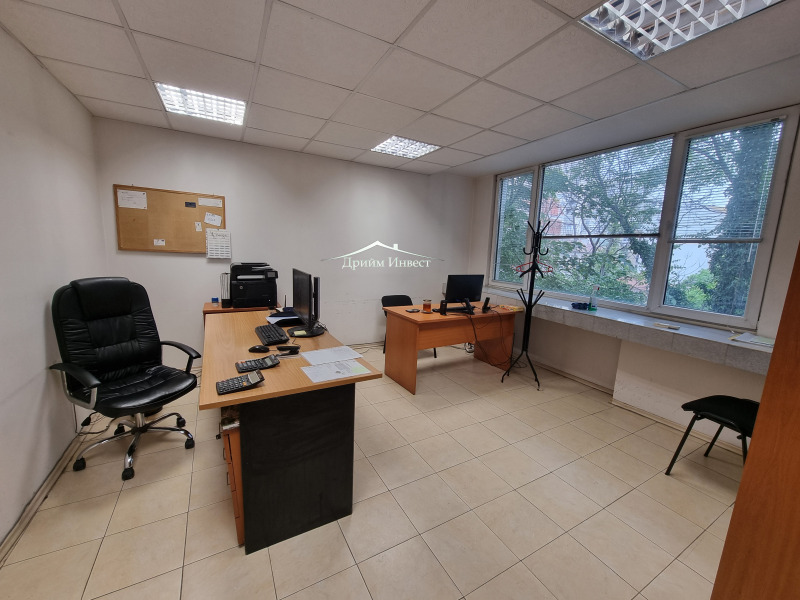 Дава под Наем ОФИС в град Пловдив, Каменица 1 - 27 кв.м / 162 € » 316.84 лв., ДРИЙМ ИНВЕСТ