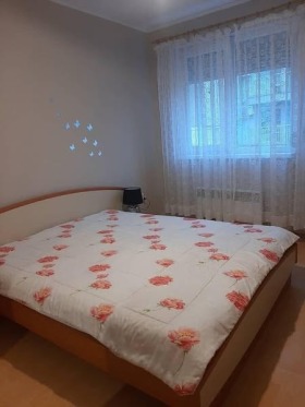 1 chambre Zona B-5, Sofia 1