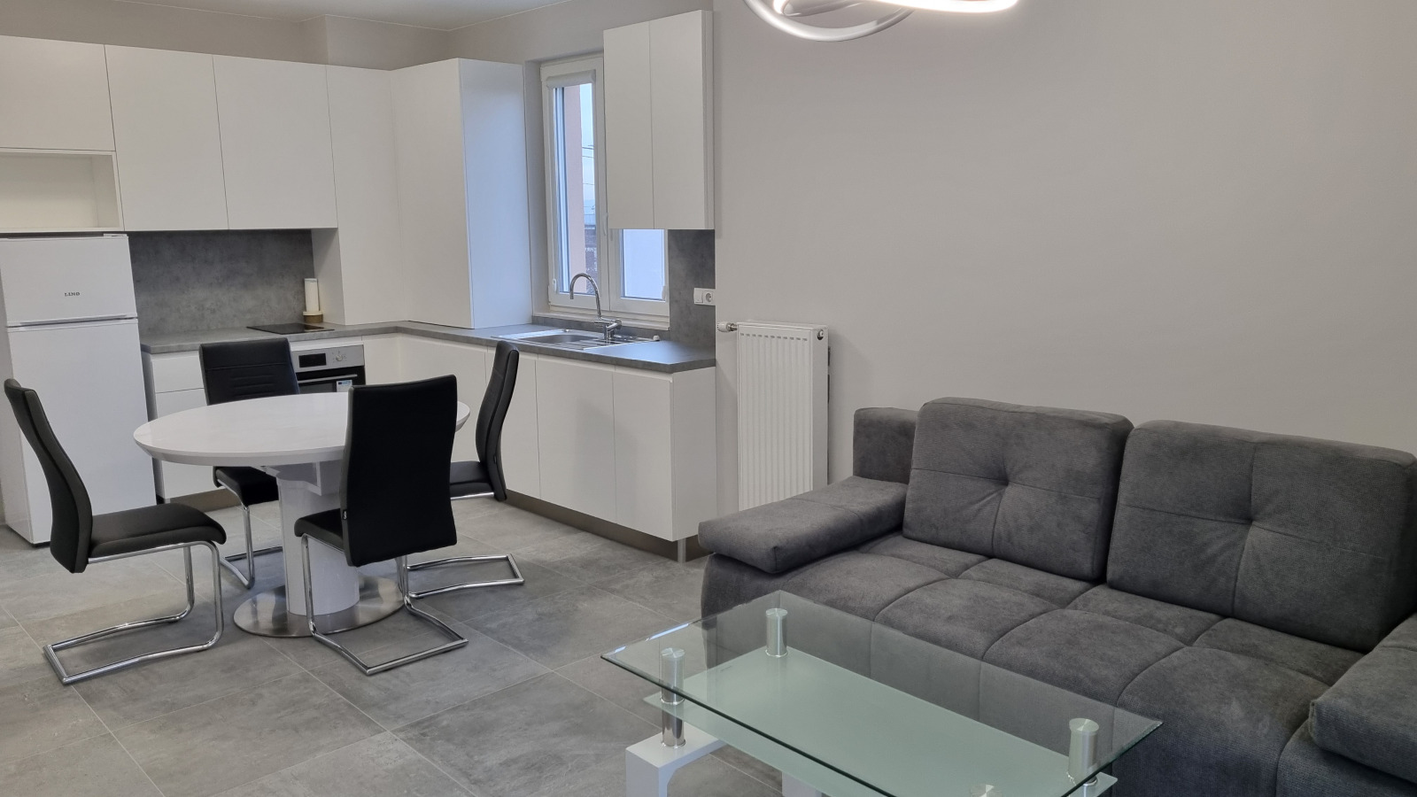 Дава под наем 3-СТАЕН, гр. София, в.з.Малинова долина