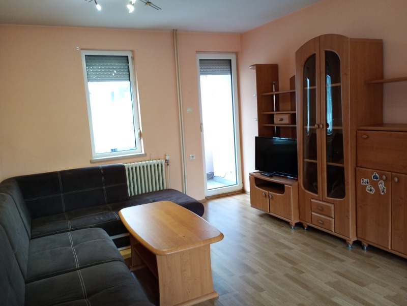 Издаје се  1 спаваћа соба Плевен , Идеален центар , 65 м2 | 90056631