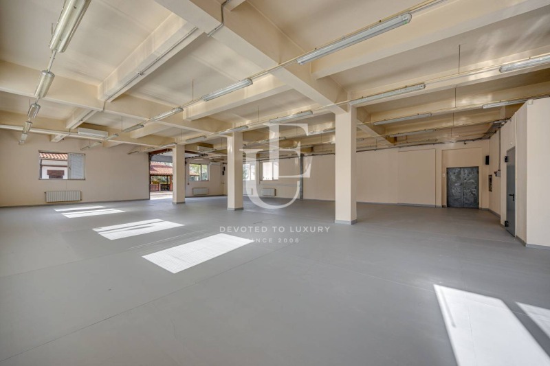 Kiadó  Ipari épület Sofia , Voenna rampa , 790 négyzetméter | 51619141 - kép [6]